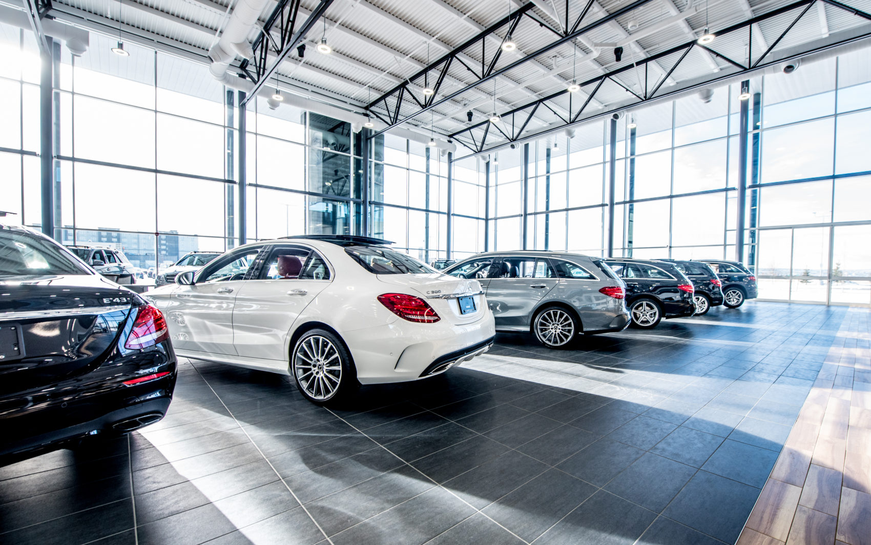 Showroom with cars at Mercedes-Benz Country Hills.